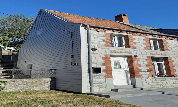 Bousignies-sur-Roc House | Maison de Campagne en Pierre Bleue-wifi et Parking