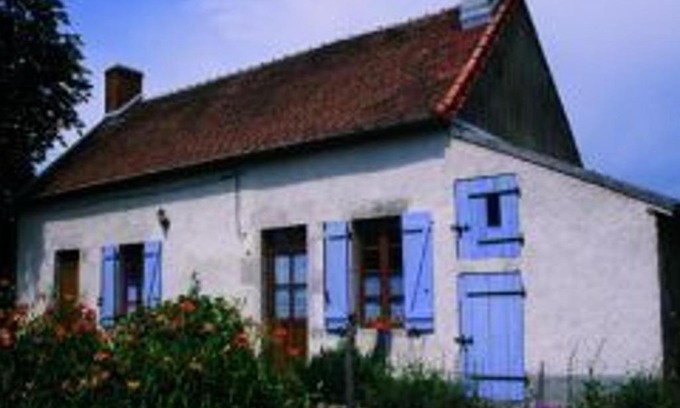 Montoldre House | Maison de campagne confortable avec jardin, barbecue et cheminées - proche de Vichy et activités karting - FR-1-489-170