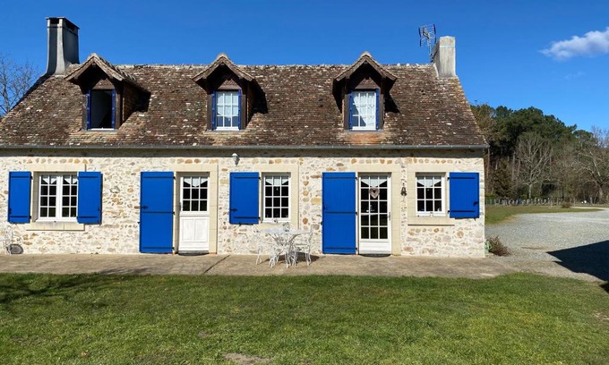 Challes Bed & Breakfast | Maison de Campagne Le Pâtis aux Chevaux proche circuit 24H et Le Mans