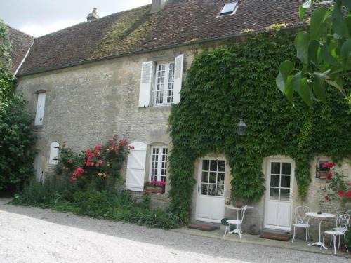 Sarceaux House | Maison de caractère avec jardin, proche d'Argentan, idéale pour pêche et détente en campagne - FR-1-497-131