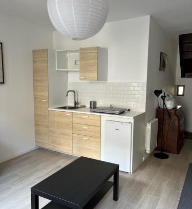 Saint-Pierre-des-Nids House | Maison de village