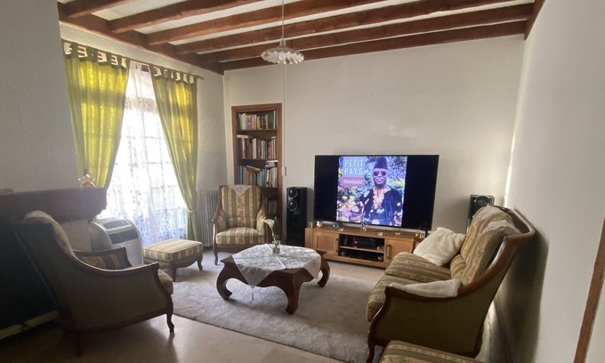 Nogent-sur-Oise House | Maison de Vacances