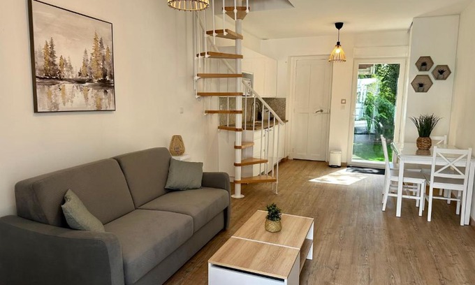 Chateauvert House | Maison de ville avec jardin