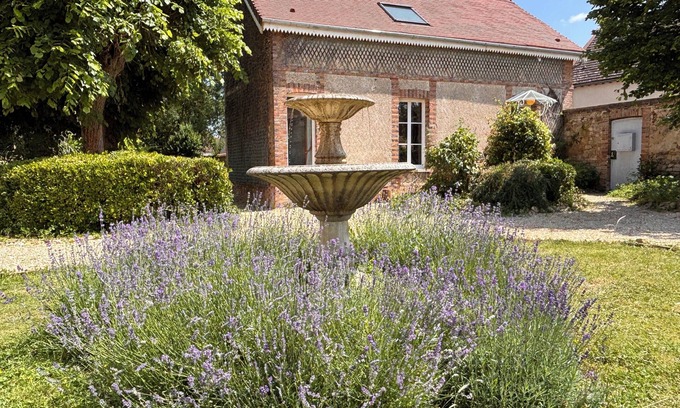 Villeblevin House | Maison des Artistes, Where Peace, Space, and Inspiration Meet