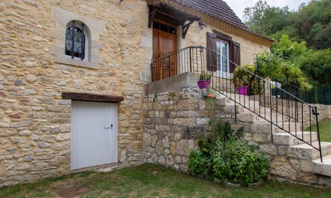 Tourtoirac House | Maison en pierres avec jardin clos, proche grotte de Tourtoirac, équipements bébé, animaux acceptés. - FR-1-616-280