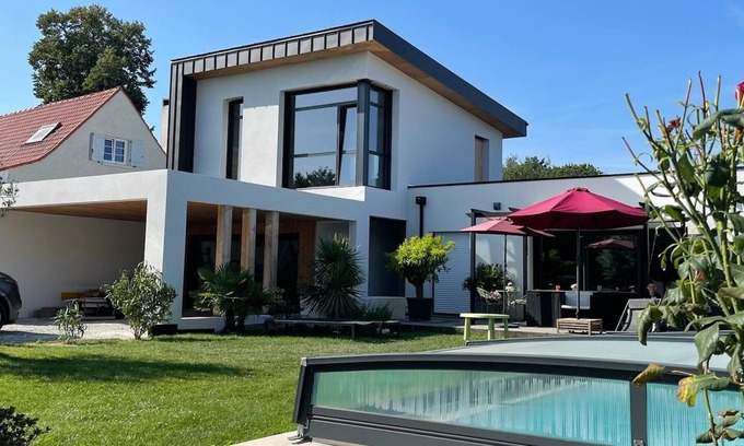 Grandchamp-des-Fontaines House | Maison de Famille Avec Piscine