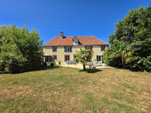 Verneuil-sur-Avre Villa | Maison familiale à Verneuil sur Avre grand jardin