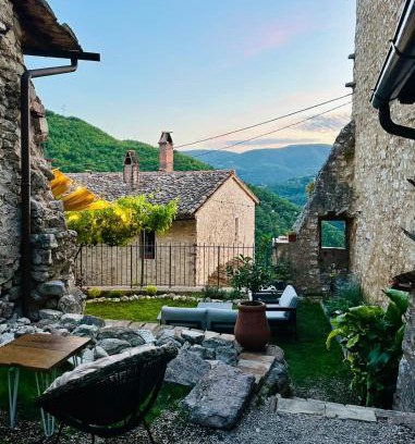 Vallo di Nera House | Maison Le Calle