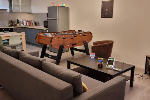 Saint-Seurin-sur-l'Isle House | Maison " Pac-Man" climatisée - entre collègues, amis, famille - barbecue - Netflix - Prime - Baby foot 50cts