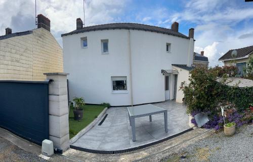 Saint-Florent-le-Vieil House | Maison Peter