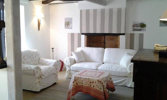 Les Eyzies House | Maison Pittoresque Dans Petite rue au Calme Sous les Rochers