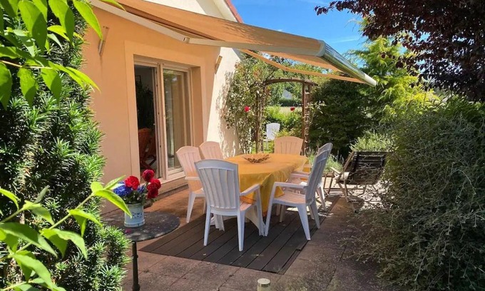 Dounoux House | Maison Plain-Pied à 10 min d'Epinal: Jardin Clos, BBQ, WIFI, Draps et Ménage Inclus - FR-1-589-606