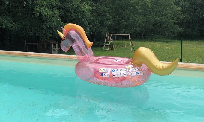 Beauregard House | Maison Récente Avec Piscine à la Campagne