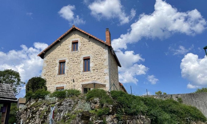 La Chabanne House | Maison rénovée avec jardin, BBQ, animaux acceptés - FR-1-489-341