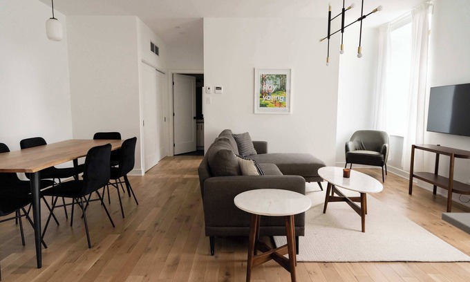 Old Montreal Apartment | Maison Rasco - Two-bedroom queen size bed suite