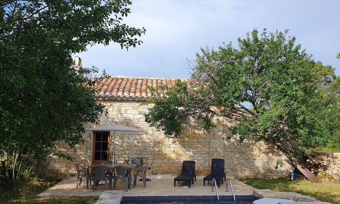 Belmont-Sainte-Foi House | Maison Typique en Pierre du Quercy Avec Piscine