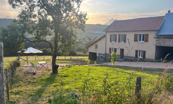 Teilhet House | Maison vue superbe, 1-6 pers, Teilhet, Auvergne