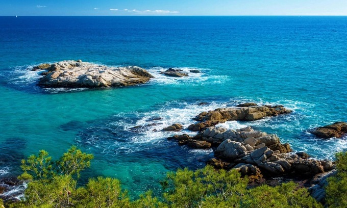 Palleja Villa | Majestic Villa and Views - 30km to Barcelona