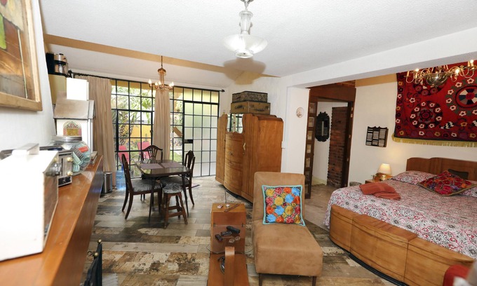 Cholula Apartment | Majikal BnB Martinlandia (Retro)