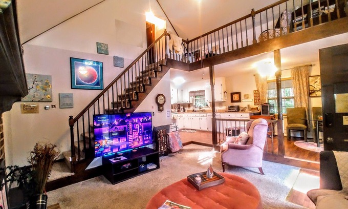 Henderson Cabin | Make Casa Cabina Your Next Vacation Rental