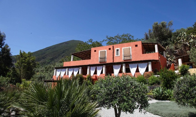 Malfa Apartment | Malfa: Residence Salina - Charming apartment in Malfa