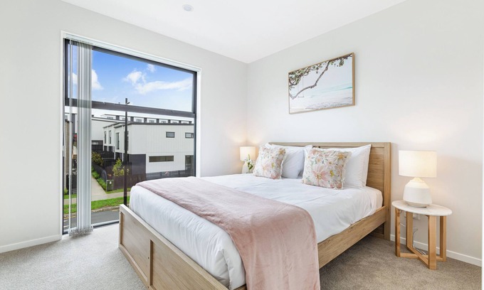 Mangere Bridge House | Māngere Bridge Retreat – Just 10 Minutes to the Airport!