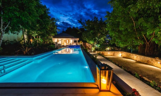 Silver Sands House | Mango Hill 5 Minutes walk to the beach! Staffed! Gated Communit!y! Pool