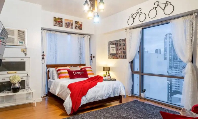 Ermita Condo | Manila Chic London Street, coffee bar Oceanviewnn