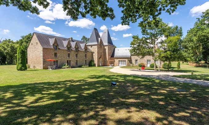 Combourg Other | Manoir de Pléac: spend a holiday in the heart of Romantic Brittany.