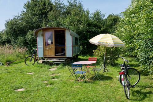 Margon House | Manoir du Bois Joly - Roulotte Gitane