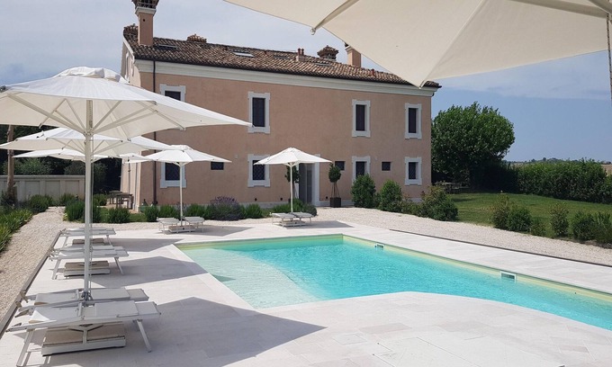 Monsano Apartment | Manor in Marche near Adriatic Beaches