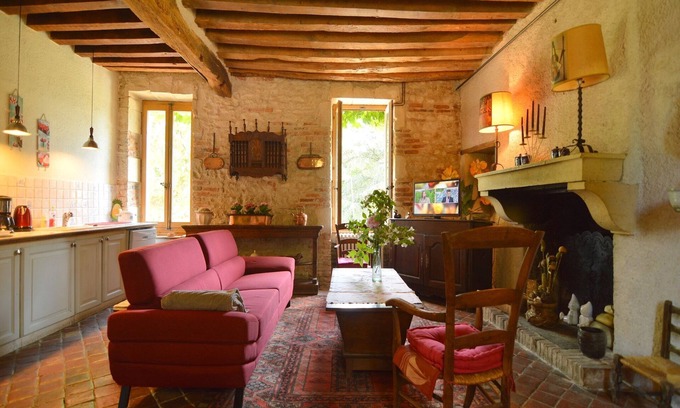 Champvert Villa | Mansion in Champvert with Pond View Terrace