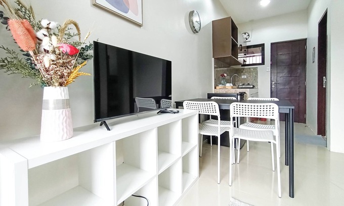 Mabini Apartment | Manzil Anilao B&B 2 bdr apt U4
