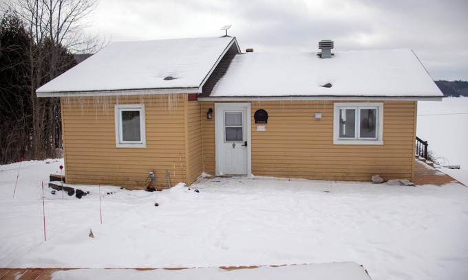 Northfield Cottage | Maple 3Br Lakefront Cottage | Gracefield