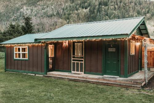 Maple Falls House | Maple Falls Cabin #71 - Rustic - Pets Ok - Wi-Fi