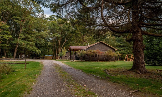 Tylersburg Cabin | Maple Grove Cabin Rental