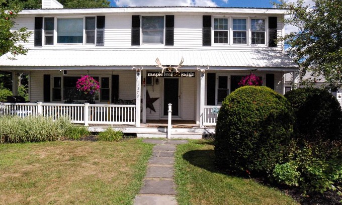 Schroon Lake Cabin | Maple Leaf Lodge
