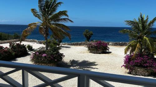 Sabana Westpunt House | Marazul Dive Resort. 3 Bedroom Seafront House. Dive, Snorkel, enjoy amazing sunsets