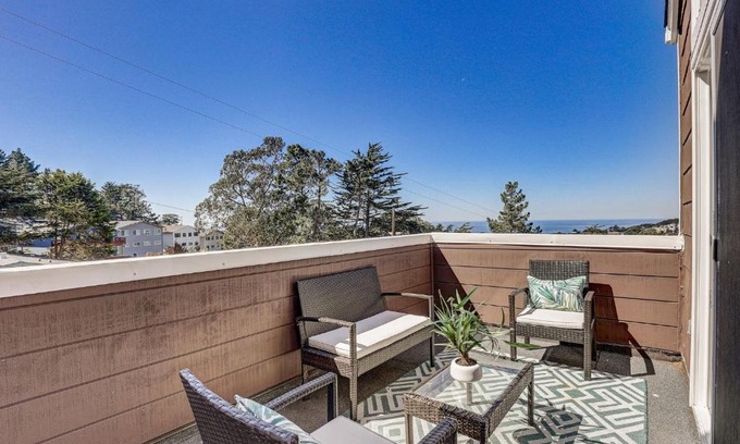 Edgemar - Pacific Manor House | @ Marbella Lane - Modern 3BR Home w/Ocean Views