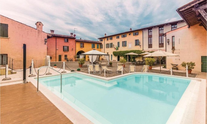 Castellaro Lagusello Apartment | Marco Polo