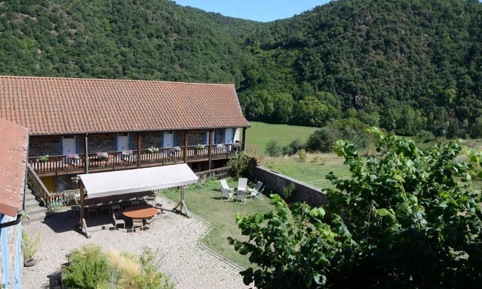 Blesle Bed & Breakfast | MARGARIDOU