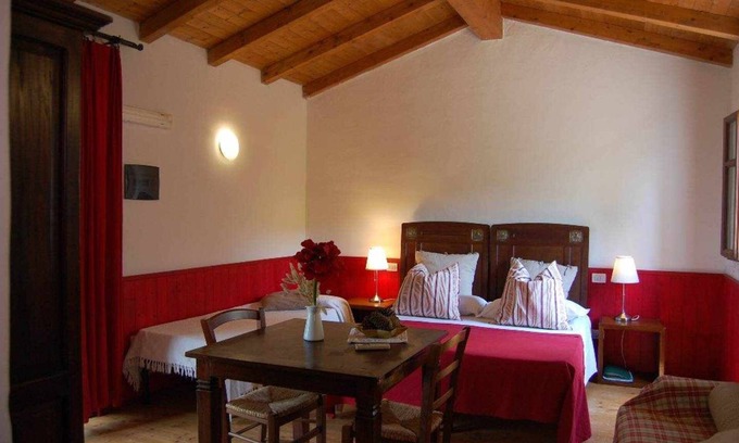 Loiri Porto San Paolo Apartment | MARGHERITA ROOM