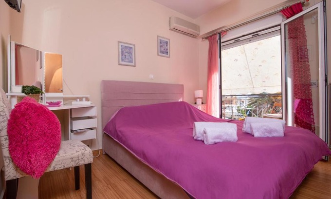 Spata-Artemida House | Maria's Bed and Breakfast