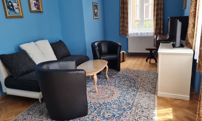 Marianske Lazne Villa | Marienbad - Living in a villa in the old town