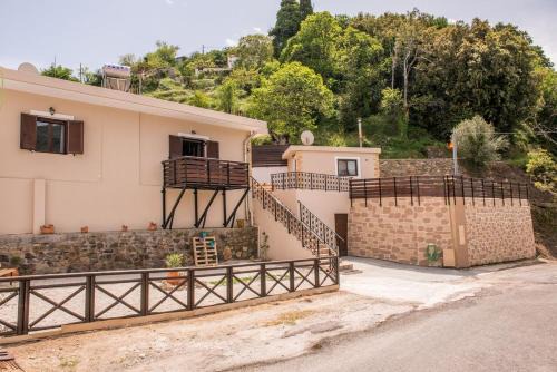 Elos House | Marika Traditional Home
