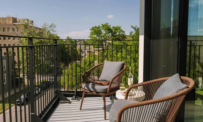 Jefferson Park Apartment | Marriott Bonvoy Sonder Bryant Apartments LoHi
