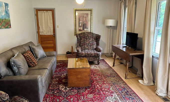 Fort Valley House | Marvelous 3-bedroom house with 2 king & 1 Queen 8/min GA National Fairgrounds