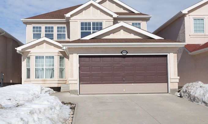 Fort Gary House | Marvelous Bedroom House on Comdale
