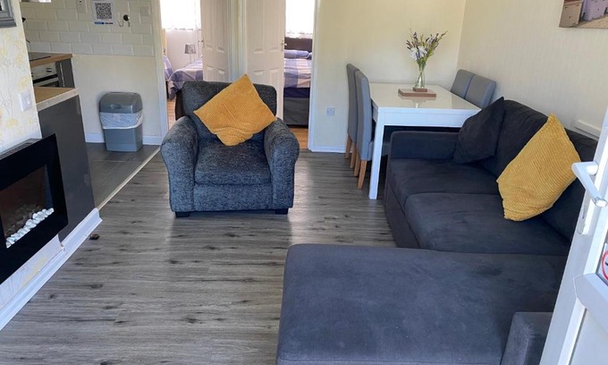Great Yarmouth Ski Chalet | MaterMolly Hemsby Chalet Hire 240 Belle aire beach road Hemsby NR29 4HZ
