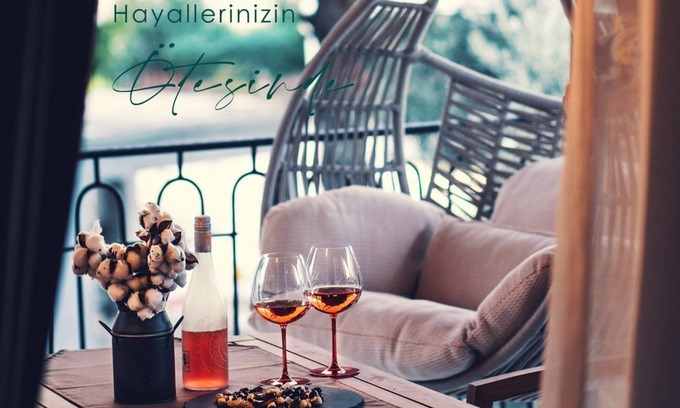 Foca Villa | Mavi bayraklı koyda denize sıfır lüks suit
